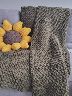 Cozy Chunky Blanket - Olive Green (45x60″)